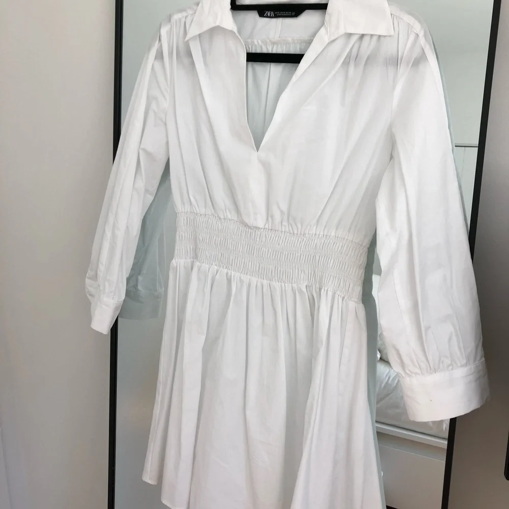WHITE ZARA DRESS 🫶🏼🤍 - Picture 2 of 3